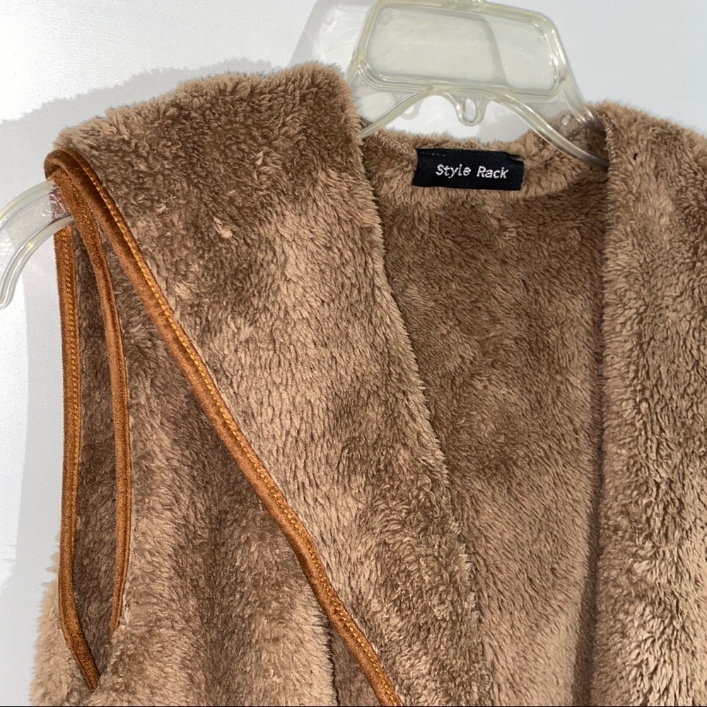 Style Rack Open Front Hooded Vest - Picture 2 of 6